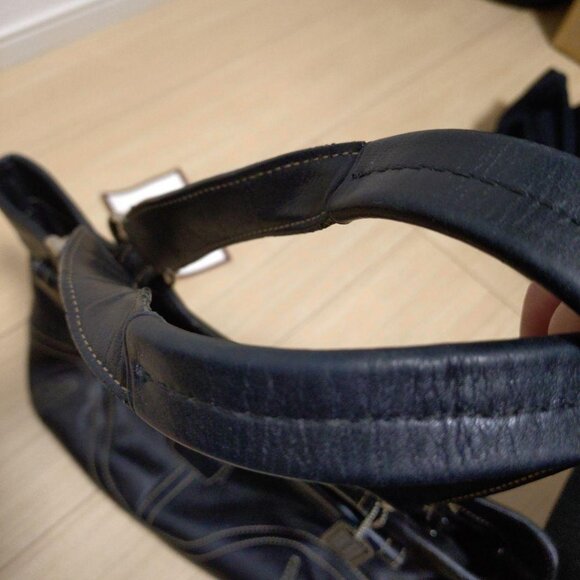 COACH Soho leather shoulder bag in black - Picture 4 of 8